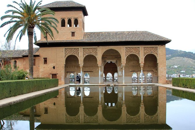 Alhambra Complete: Ticket Skip-The-Line Nasrid Palace and Generalife With Guide - Cancellation Policy