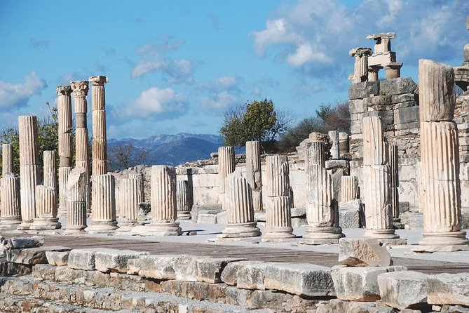 Ancient Ephesus Tour With Wine Tasting in the Village and Visit to Mothers Mary House - Exploring the Ruins of Ephesus