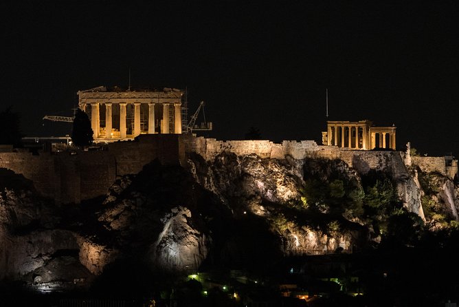 Athens Night Sightseeing Tour With Greek Dinner Show - Taking in Greek Culture