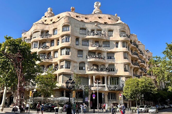 Barcelona Gaudi Houses: Casa Vicens & La Pedrera - Guide Performance