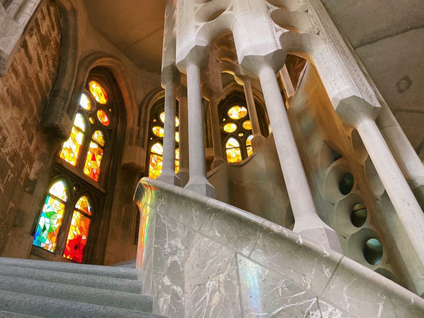 Barcelona: Private Guided Tour of Sagrada Familia - Inclusions and Accessibility