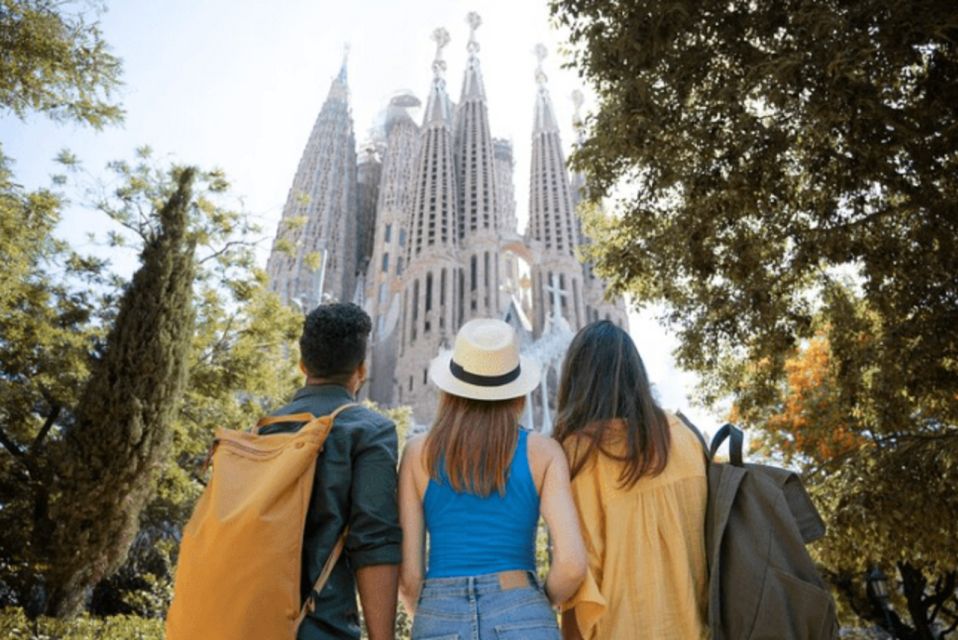 Barcelona: Sagrada Familia Private Guided Tour - Architectural Design