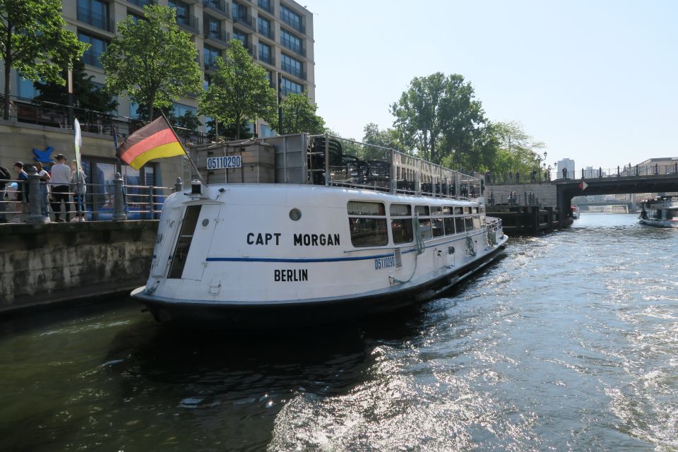 Berlin: Boat Sightseeing Cruise With Audioguide - Reviews