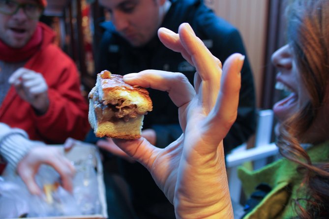 Bikes, Bites, and Brews: Chicagos Signature Dishes Bike Tour - Night Tour Highlights