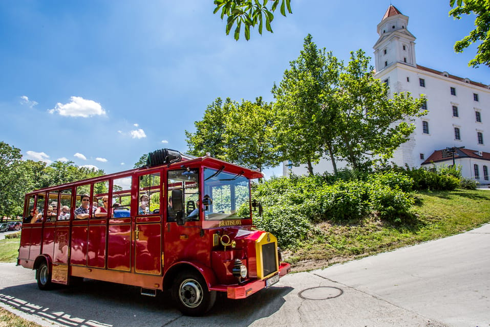 Bratislava: Sightseeing Bus Tour and City Cruise - Customer Feedback