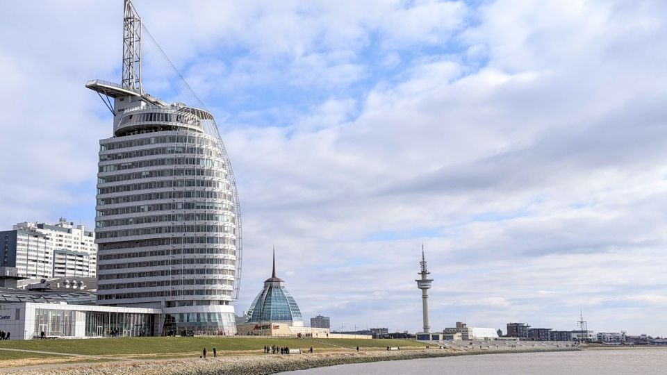 Bremerhaven: Weser Promenade Self-guided Discovery Walk - Accessibility and Flexibility