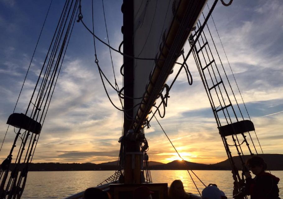 Camden: Sunset Sailing Cruise Aboard Appledore II - Onboard Amenities