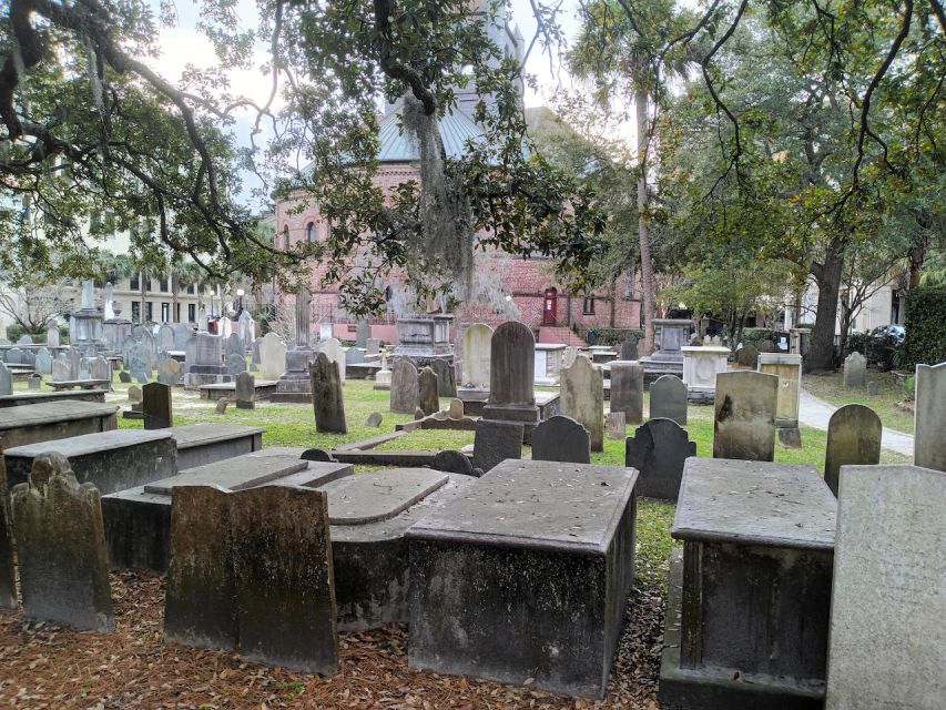 Charleston: Small-Group Ghost Walking Tour at Night - Tour Guide Credentials