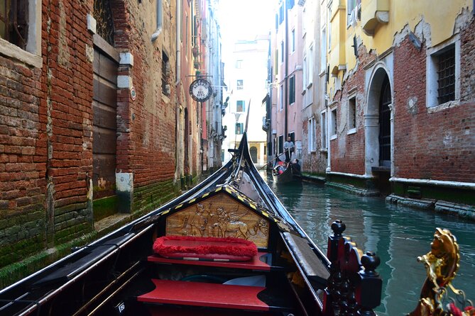 Charming Gondola Ride on the Grand Canal & Gondola Yard Gallery - Transportation and Attire