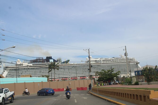 City Tour With Beach and Lunch Included - Local Cuisine Lunch