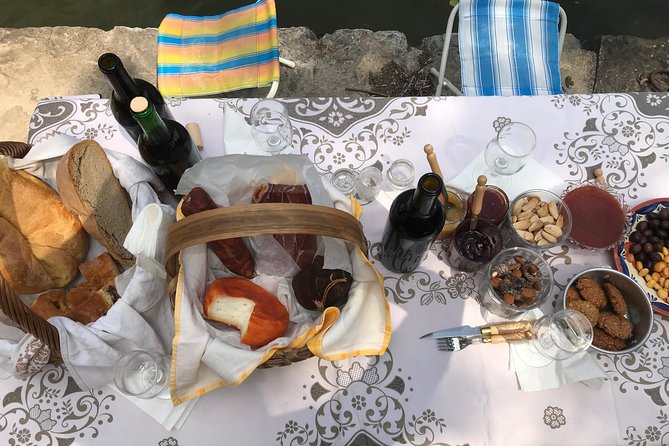 Douro Valley Private Hike&Picnic - Local Cuisine