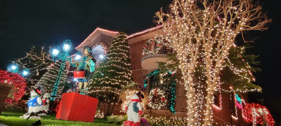 Dyker Heights Holiday Lights - Meeting Point and Transportation