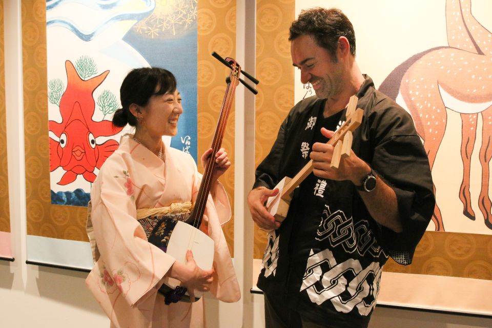 【Tokyo Shami】Let's Make a Mini Shamisen and Play It! - Shamisen Assembly