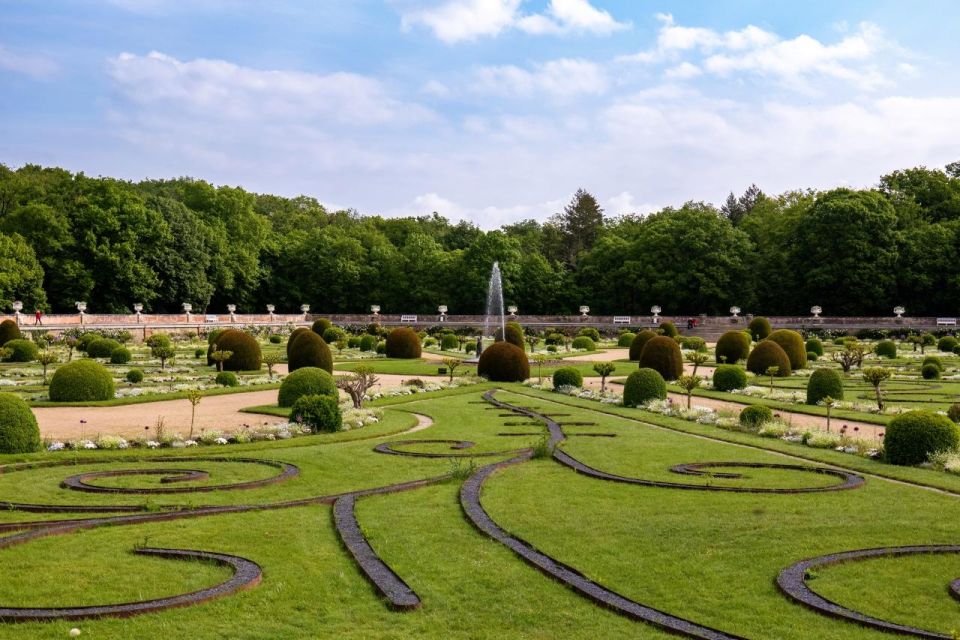 From Amboise: Chambord and Chenonceau Tour With Lunch - Château De Chambord Exploration