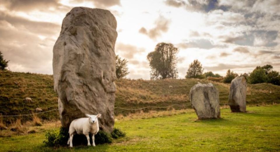 From Bristol: Stonehenge and Cotswold Villages Day Tour - Charming Castle Combe