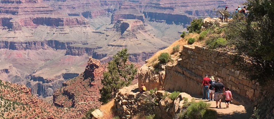 From Flagstaff: Grand Canyon Railroad Full-Day Guided Tour - Visiting the Navajo Reservation