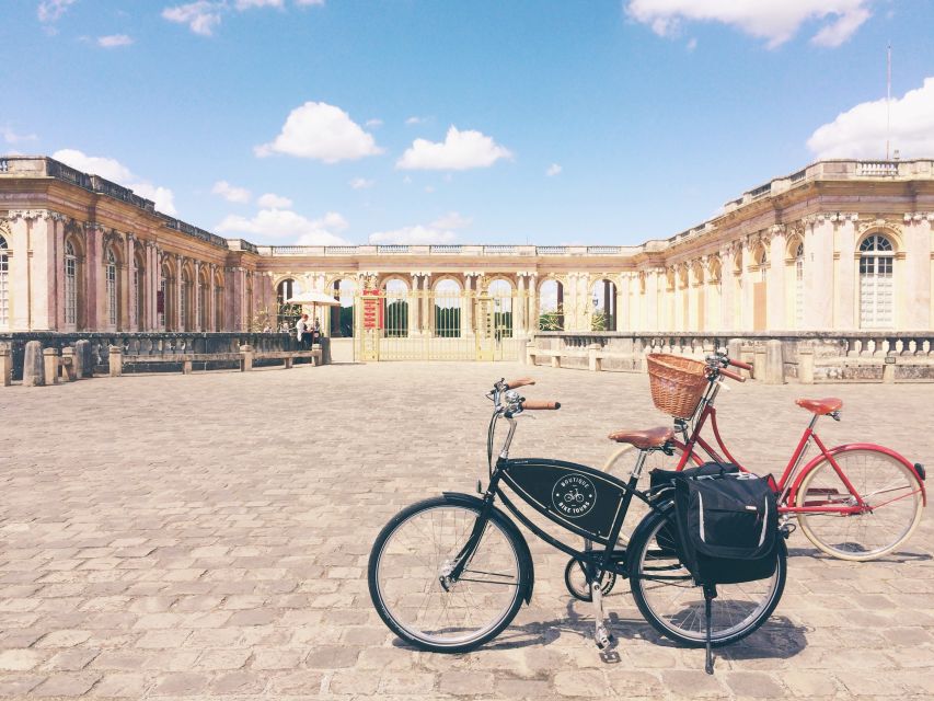 From Paris: Skip-the-Line Palace of Versailles Bike Tour - Visiting the Towns Market