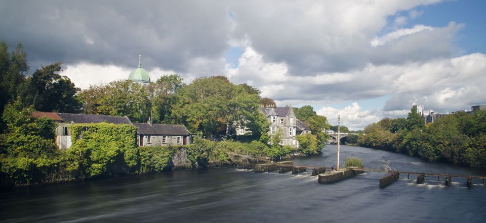 Galway City: Guided 1.5-Hour Walking Tour - Guided Tour Specifics