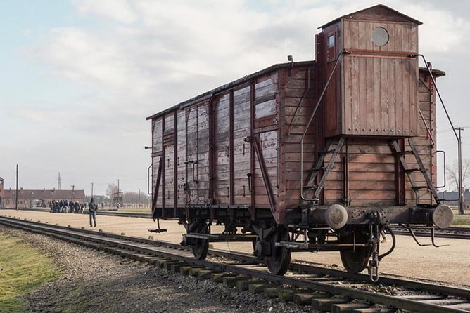 Guided Tour to Auschwitz-Birkenau From Warsaw - Visiting Auschwitz I