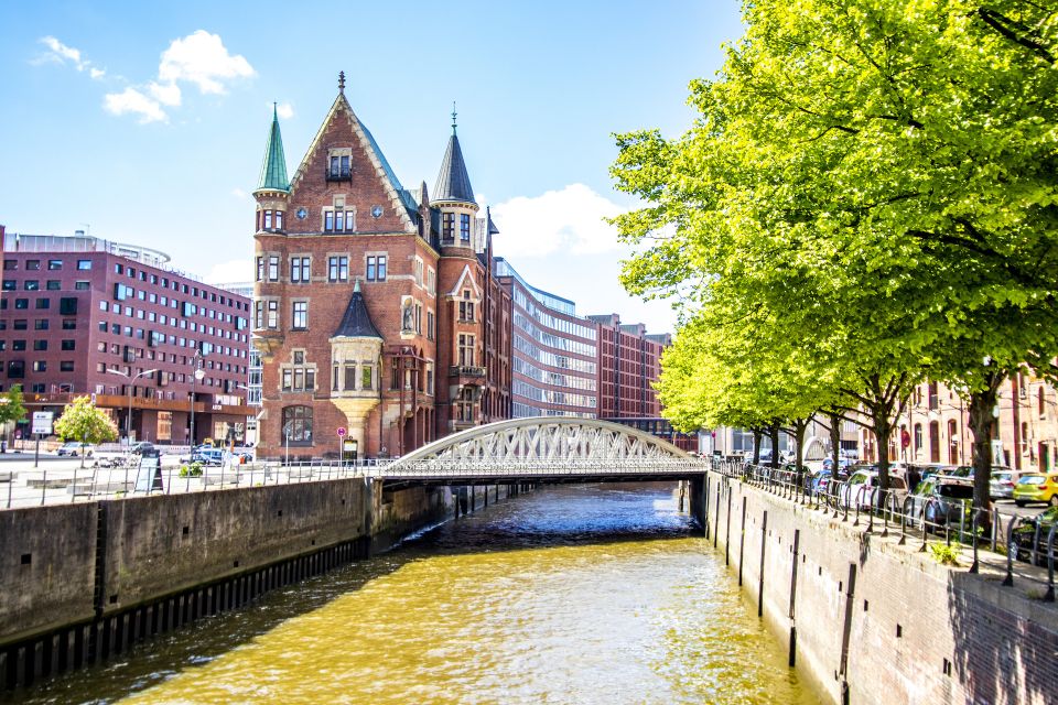 Hamburg: Express Walk With a Local in 90 Minutes - What to Bring for the Walk