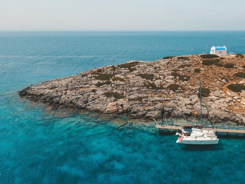 Heraklion: Dia Island Catamaran Cruise With Lunch and Drinks - Accessibility and Meeting Point