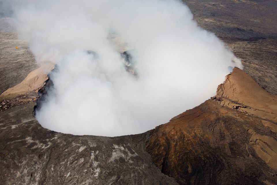 Hilo: Hawaii Volcanoes National Park and Waterfalls Flight - Dynamic Landscape Transformation Observed