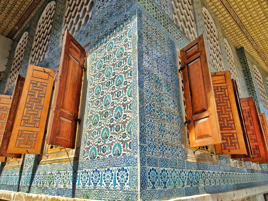 Istanbul: Private Tour of Topkapi Palace and Grand Bazaar - Getting to Istanbul