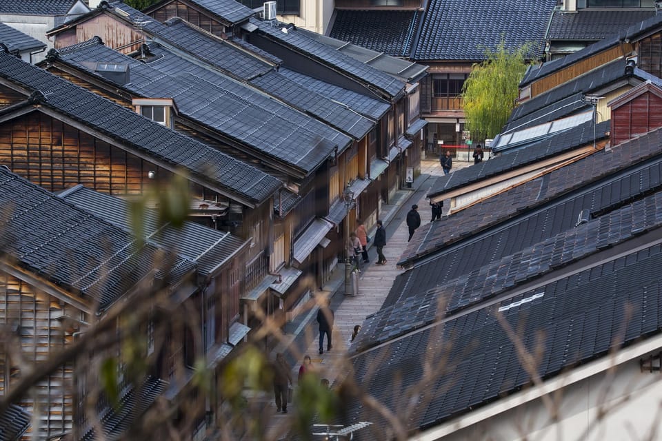 Kanazawa: Highlights Private 6-Hour Tour - Transportation