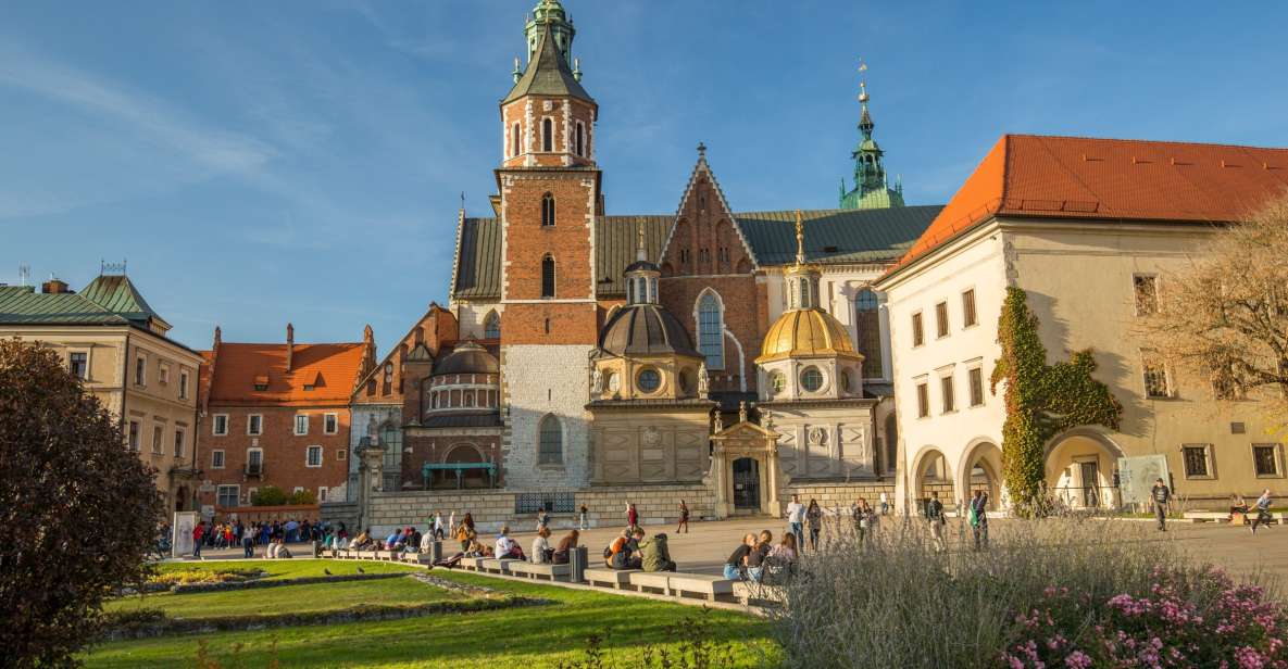 Krakow: Guided Wawel Tour, Lunch, and Vistula River Cruise - Boat Cruise Experience