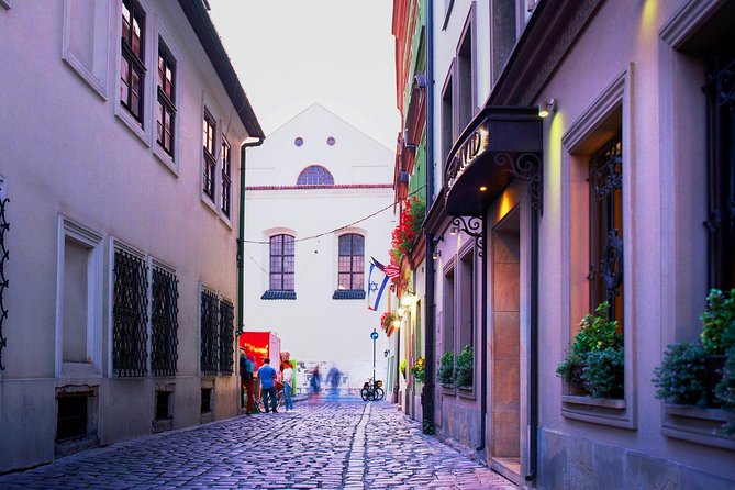 Krakow: Jewish Quarter, Former Ghetto & Schindlers List History - Suitable for Rainy Days