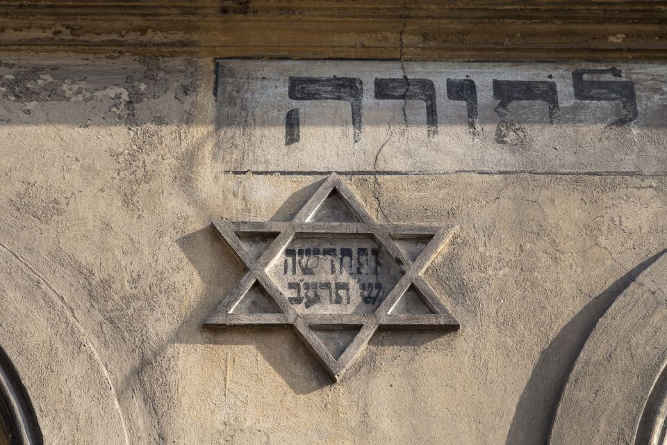 Krakow Jewish Quarter Tour. Kazimierz and Ghetto - Synagogues and Key Sites