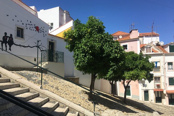 Lisbon Old Town Tour - Neighborhood Attractions