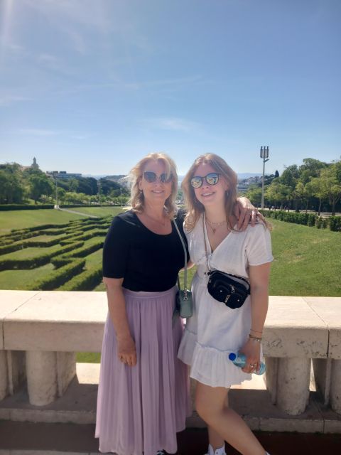 Lisbon Tuk Tuk Tour Through the 7 Hills - Visiting Iconic Viewpoints