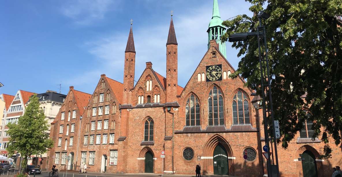 Lübeck: Backyards and Town Houses Private Guided Tour - Historical Significance