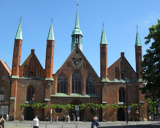 Lübeck: Historical Tour in the Footsteps of the Hansa - Old Town Exploration