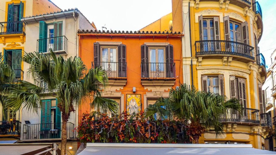 Malaga: Capture the Most Photogenic Spots With a Local - What to Bring