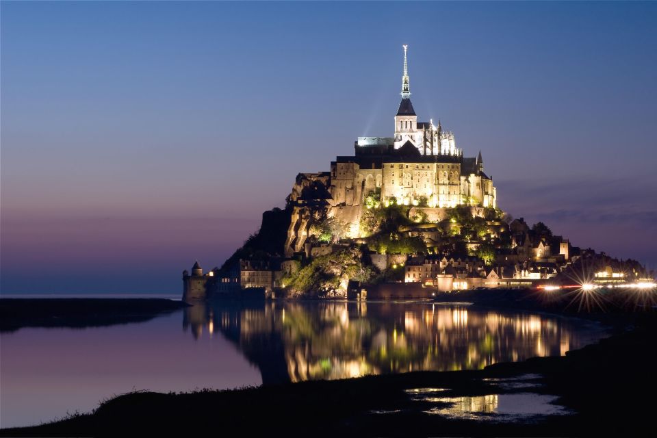 Mont Saint Michel Private VIP Tour With Champagne From Paris - Private Chauffeur-Driven Vehicle