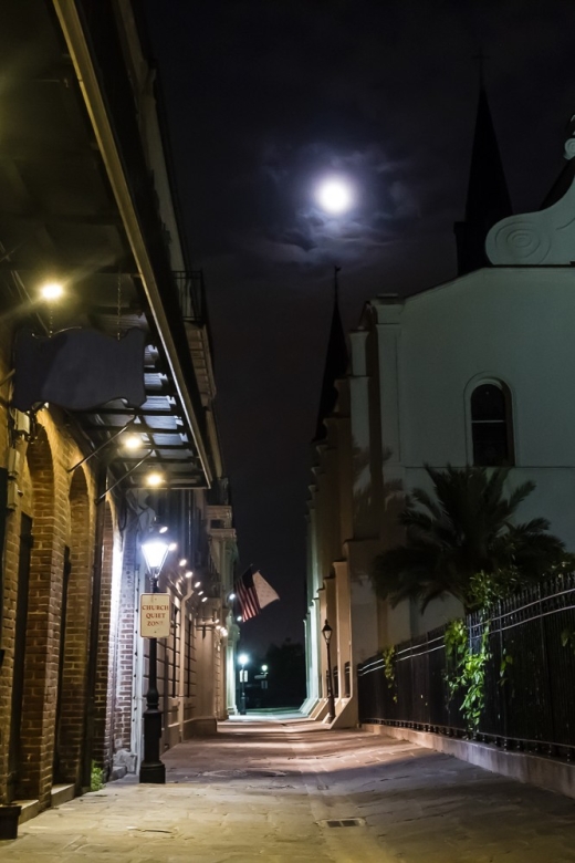 New Orleans Ghost Tour - Paranormal Investigations and Paranormal Detector