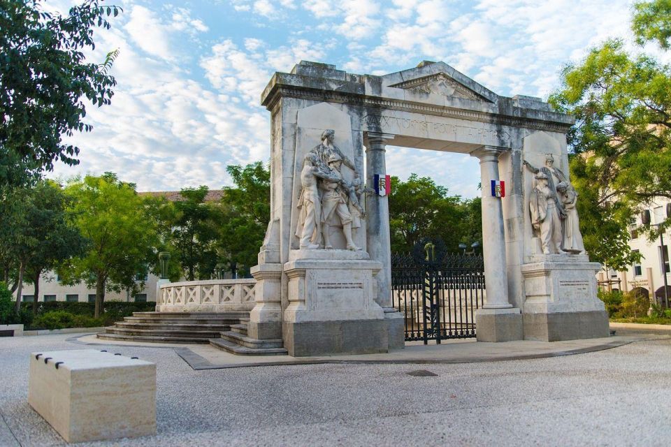 Nîmes: Private Guided Walking Tour - Bullfighting Tradition in Nimes