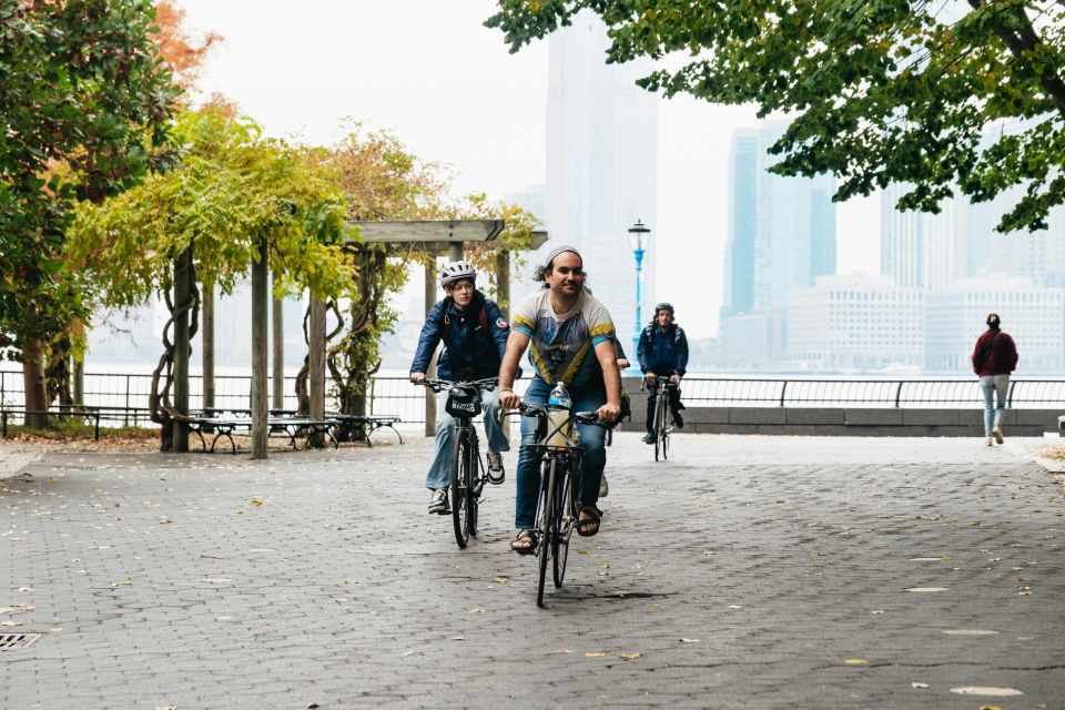 NYC: Radical and Weird History Bike Tour of Manhattan - Photo Opportunities