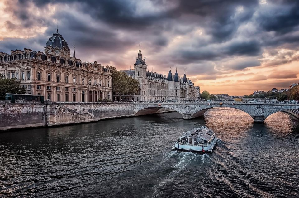 Paris Halloween Walking Tour Through the Dark Secrets - Follow Guides Ghostly Footsteps