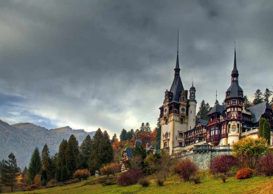 Peles & Cantacuzino Castles: Gourmet Wine & Cultural Trip - Visiting Sinaia Monastery