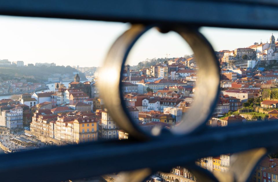 Photo Tour Porto: Walking Tour With Professional Photoshoot - Meeting Point