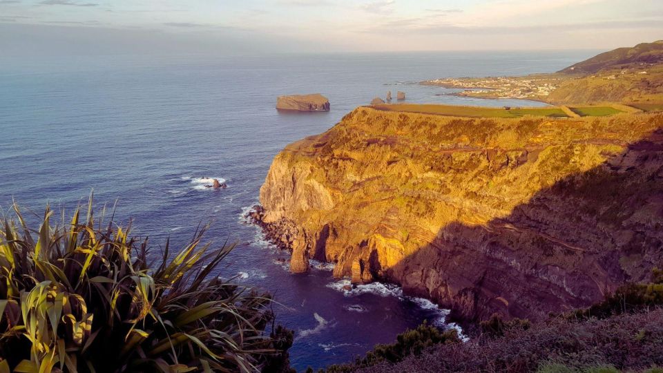 Ponta Delgada: Sete Cidades & Lagoa Do Fogo Full-Day Tour - Ponta Do Escalvado Viewpoint