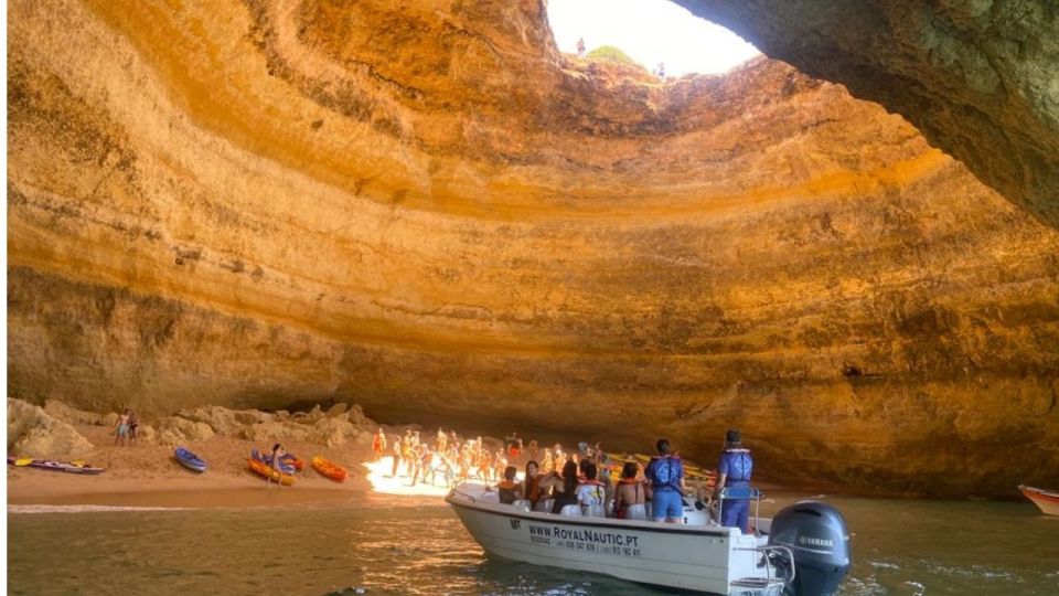 Portimão: Private Boat Trip to Benagil Caves - Inclusions in the Package