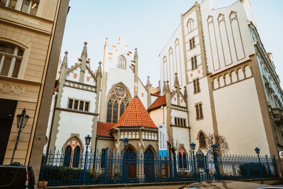 Prague: 3h Private Jewish Quarter Walking Tour, Coffee Incl. - Old Jewish Cemetery