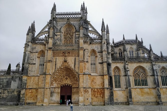 Private Tour for 1 to 8 People: Fatima, Batalha, Nazare and Obidos - Fatima: Spiritual Destination