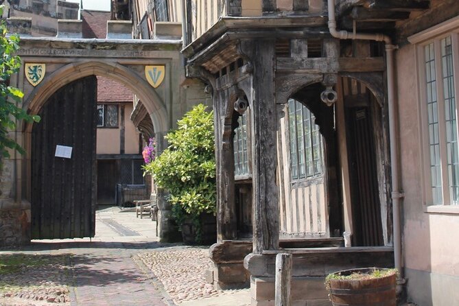 Private Walking Tour in Warwick - Discover Historic Streets and Landmarks