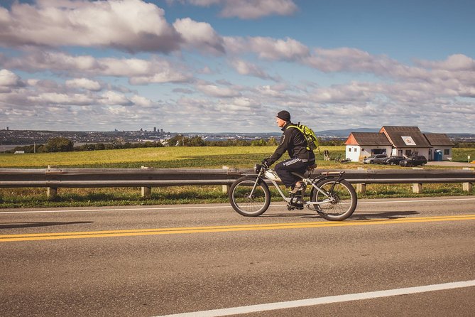 Quebec City - Electric Bike Rental on Île D'orleans - Recommended Attire