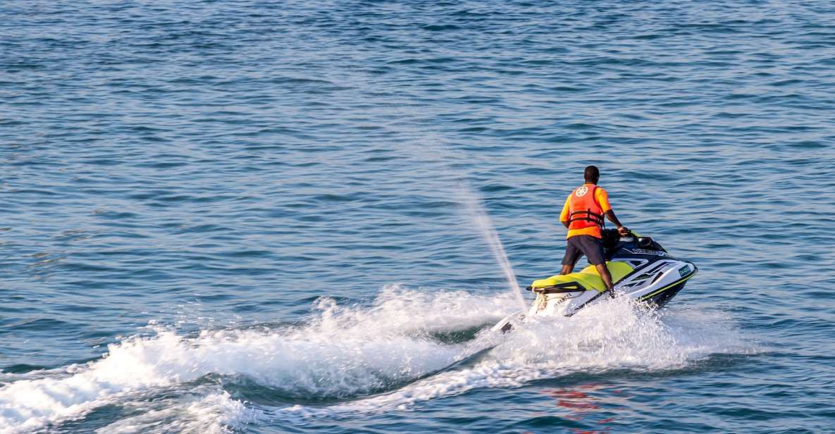 Santorini: Perivolos Beach Jet Ski Rental - Location and Accessibility